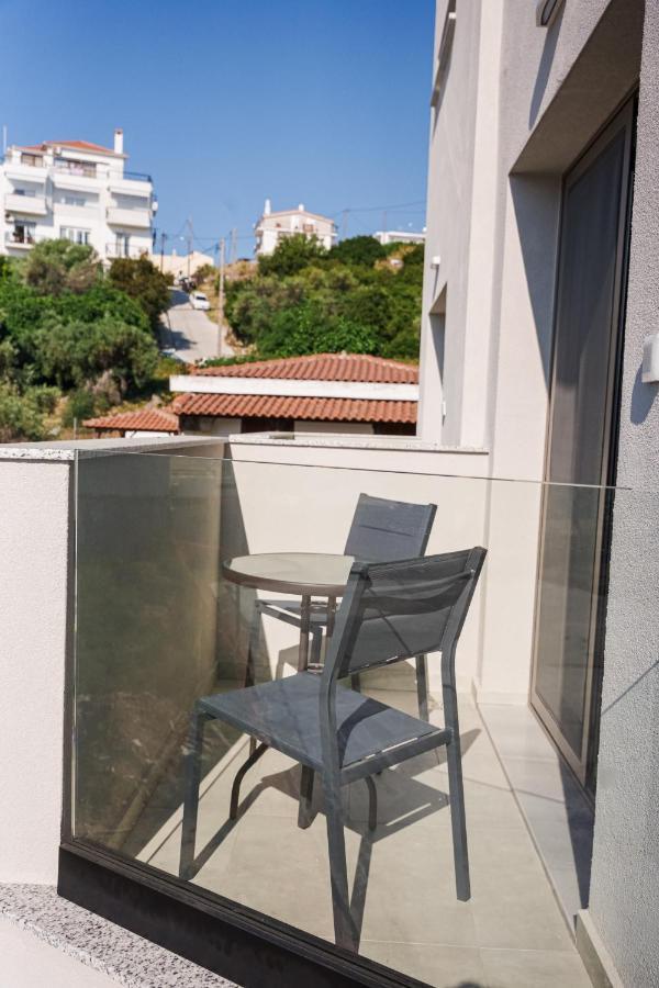 Niso * Skiathos Town