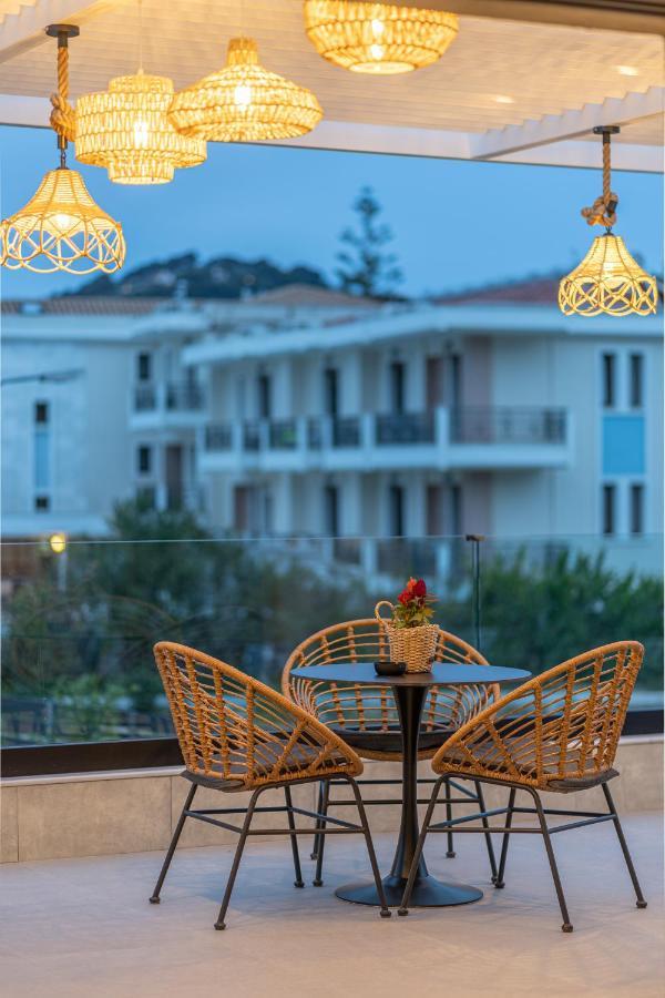 Niso * Skiathos Town